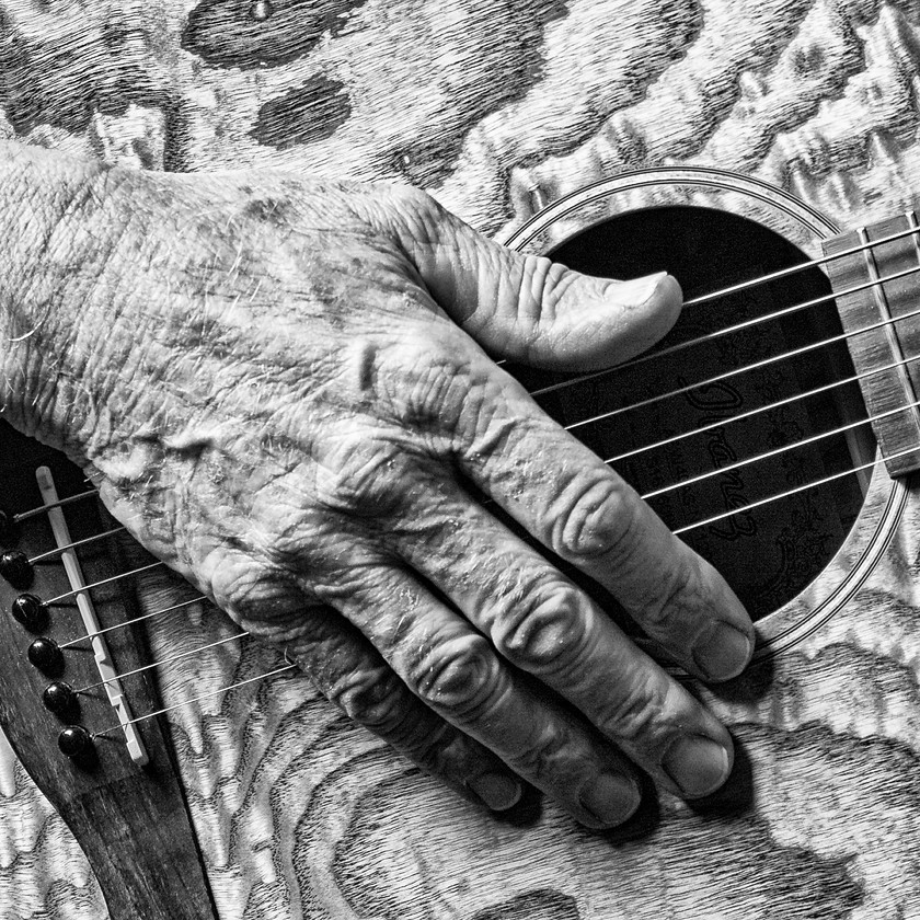 Guitar2-1001 
 Keywords: guitar, hand, music