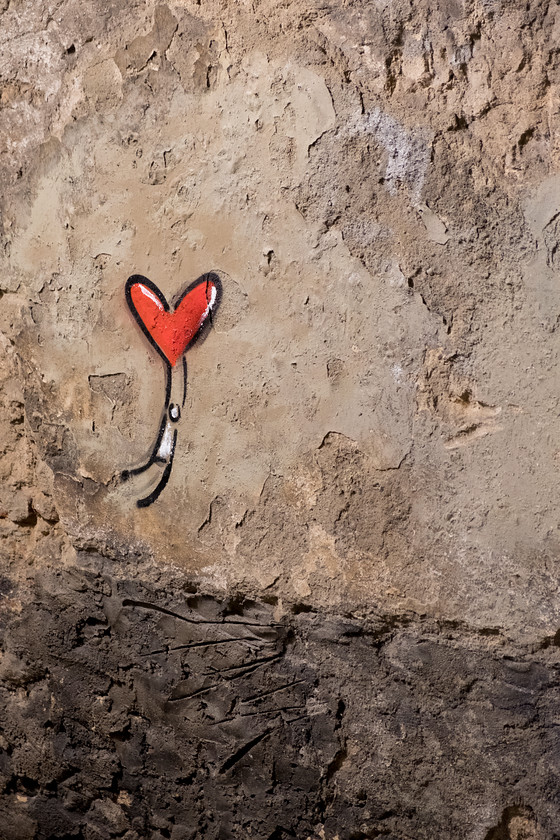 Balloon Heart 
 Keywords: Firenze, Florence, graffitti, heart